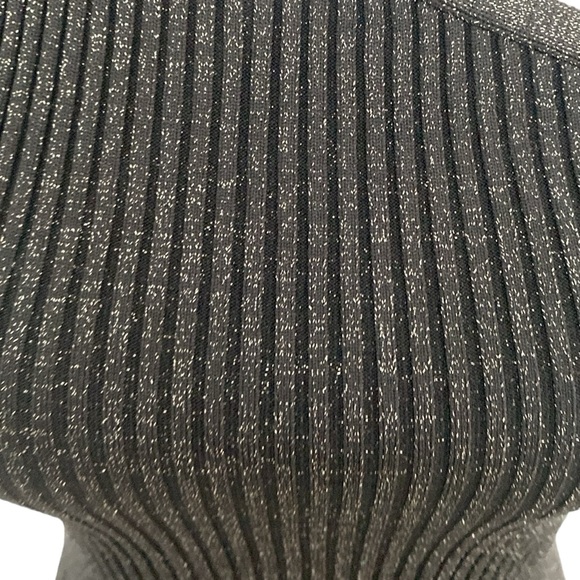 Forever 21 Black Gold Accent Halter Tank - Picture 2 of 6